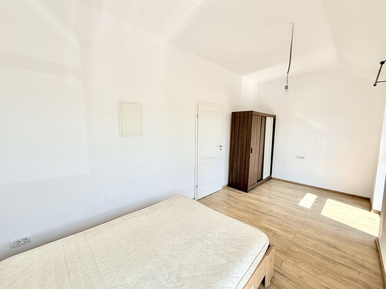 Duplex cu 4 camere cu Canalizare în Moșnița Nouă