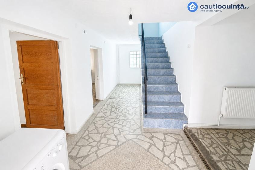 Casă individuală cu 5 camere cu Canalizare în Micești