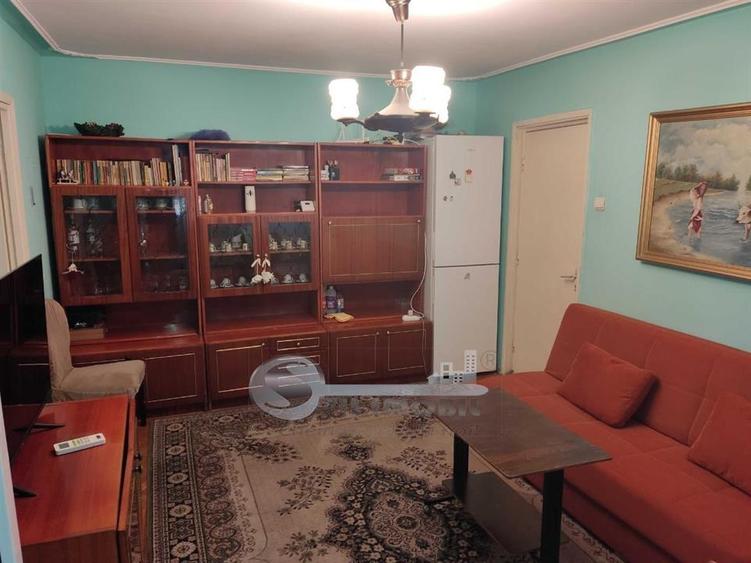 Apartament cu 2 camere semidecomandat în Podul de Piatră