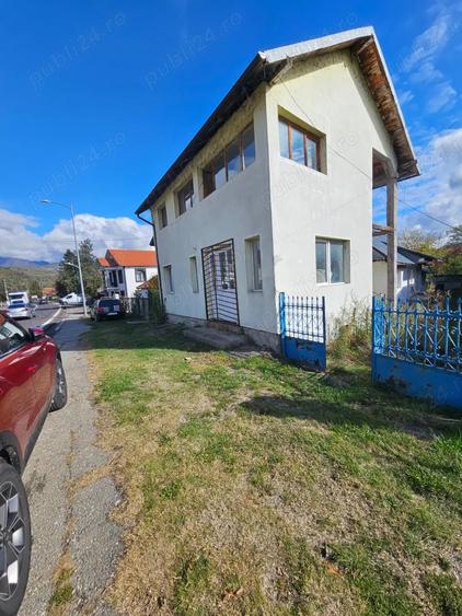 Doua case in aceeasi curte, Calimanesti - 2