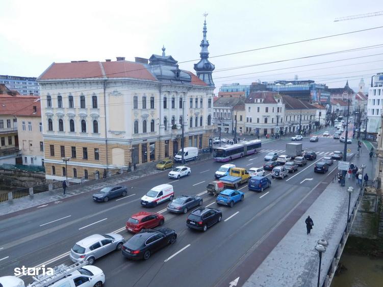 Apartament cu 4 camere în Central