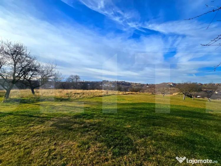 Teren de 2100 mp, în Feleacu