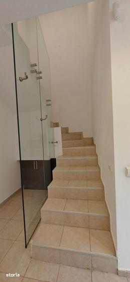 Casă cu 4 camere cu Teren 272 Mp în Central