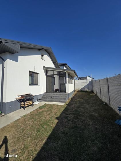 Casă cu 3 camere cu Teren 300 Mp în Malu Mare