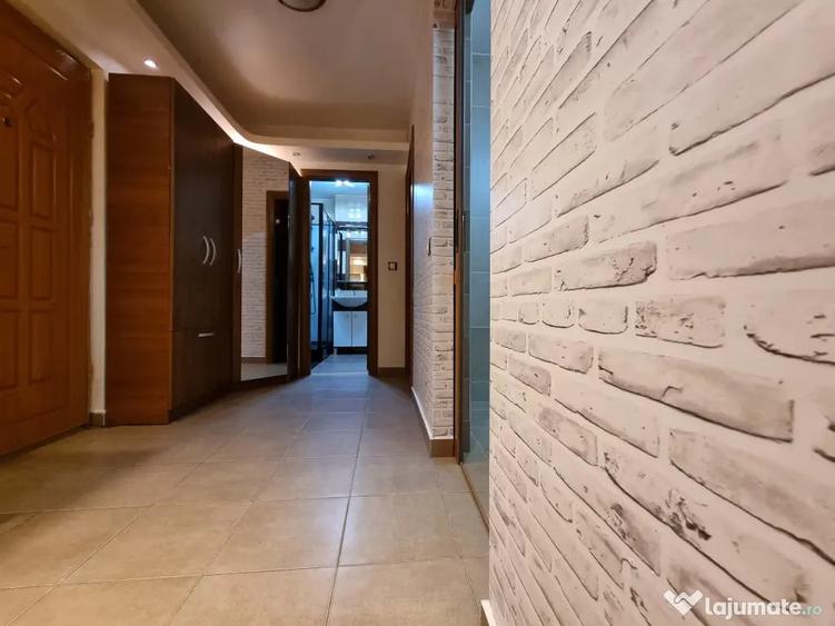 Apartament cu 3 camere decomandat în Ștefan cel Mare