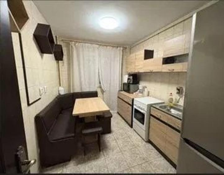 Apartament cu 2 camere decomandat, mobilat în Tei