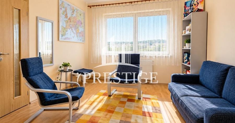 Apartament cu 3 camere decomandat, mobilat în Vasile Aaron