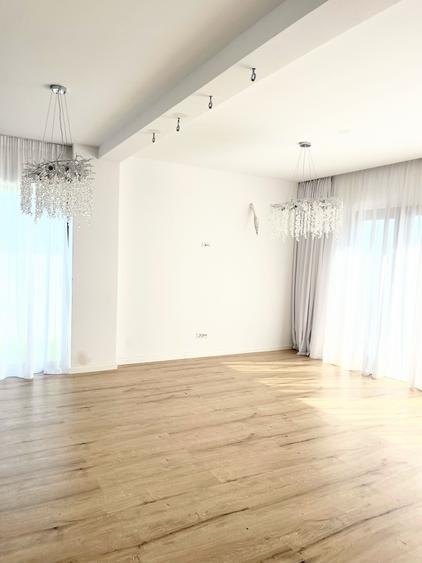 Casă cu 4 camere în Tunari