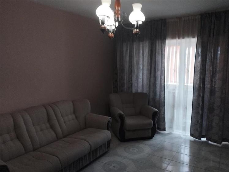 Apartament cu 4 camere decomandat, mobilat în Nord