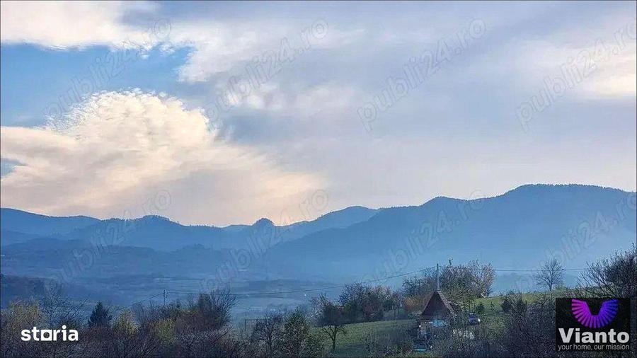 Teren de 996 mp, în Central