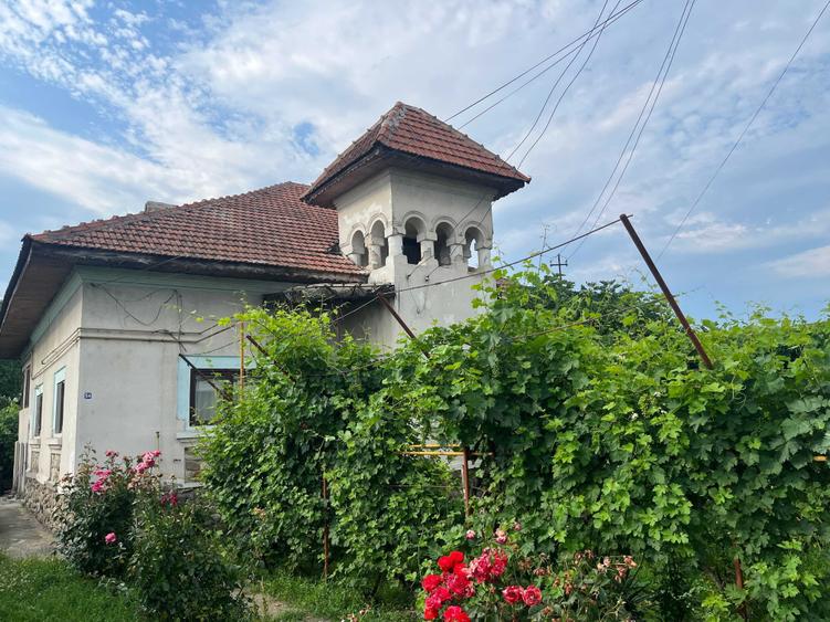 Casă cu 4 camere în Central