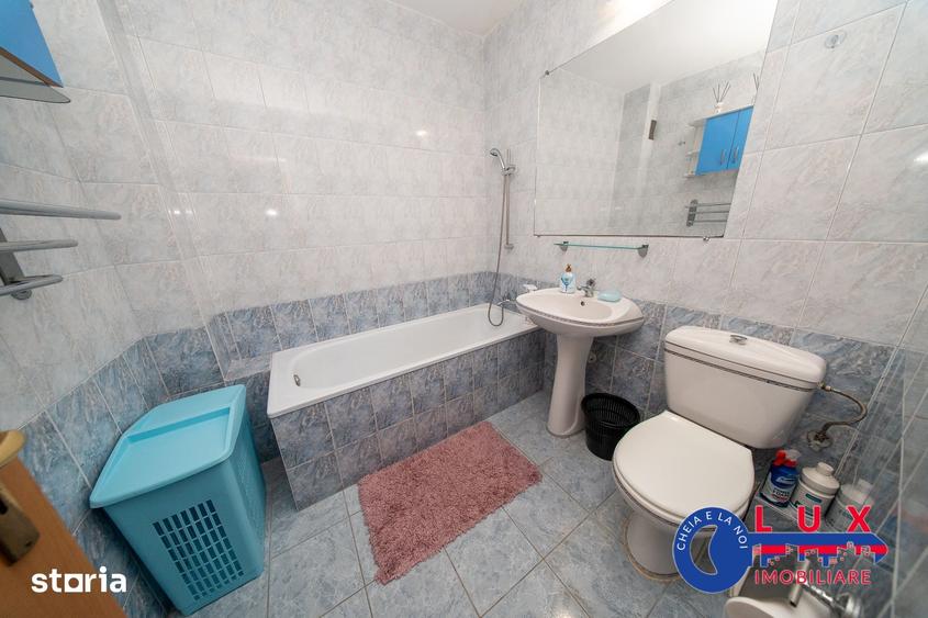 Apartament cu 3 camere decomandat în Babadag