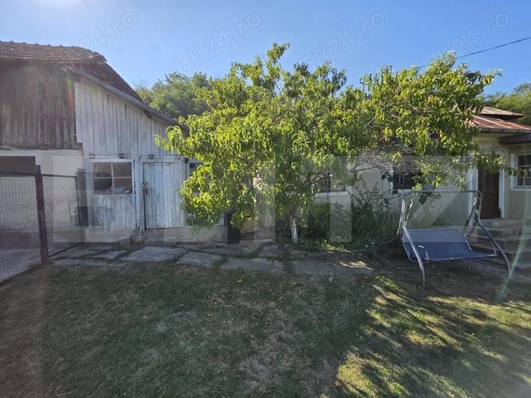 Casă individuală cu 3 camere cu Teren 1820 Mp în Găești