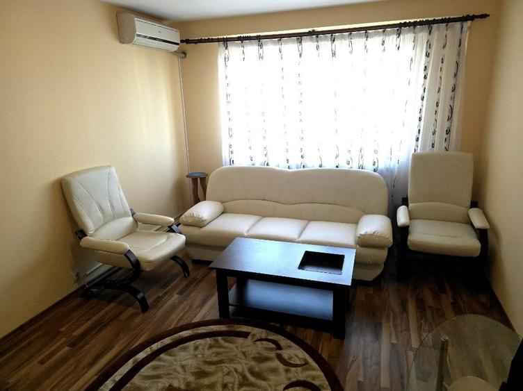 Apartament cu 3 camere decomandat în Găvana