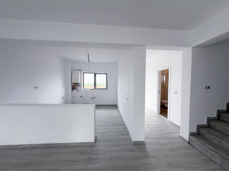 Duplex cu 4 camere cu Teren 258 Mp în Tărlungeni