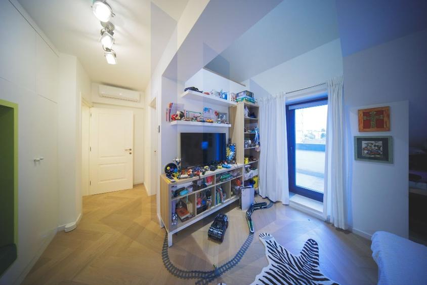 Apartament cu 3 camere decomandat, mobilat în Barbu Văcărescu