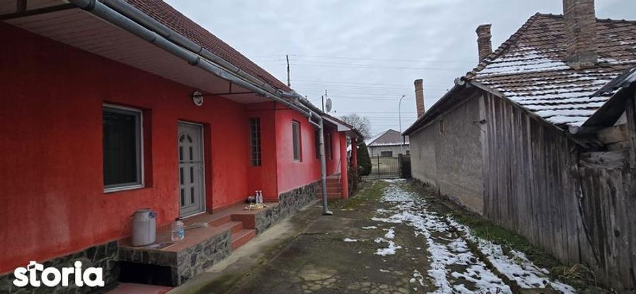 Casă cu 4 camere cu Teren 184 Mp în Central