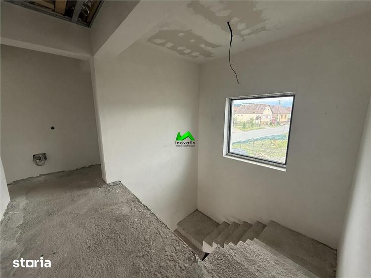 Casă cu 4 camere cu Teren 400 Mp în Șelimbăr