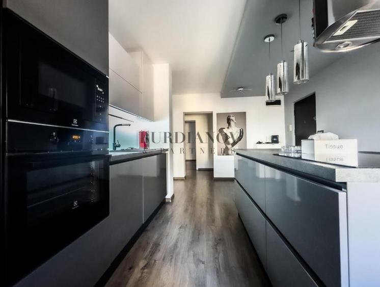 Apartament cu 3 camere în Panduri