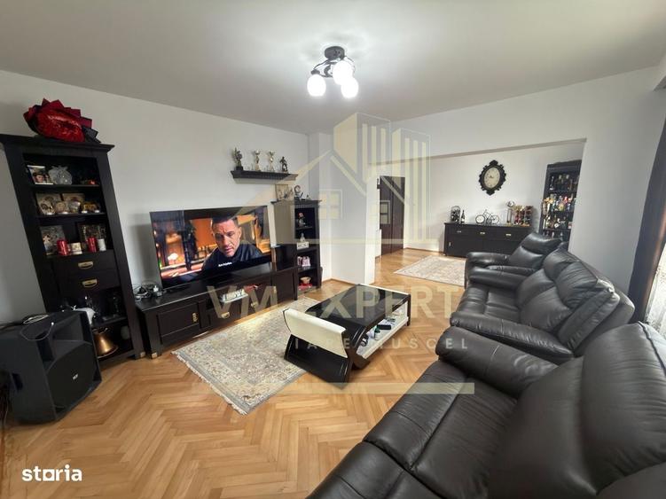 Casă cu 4 camere cu Teren 2078 Mp în Câmpulung Muscel