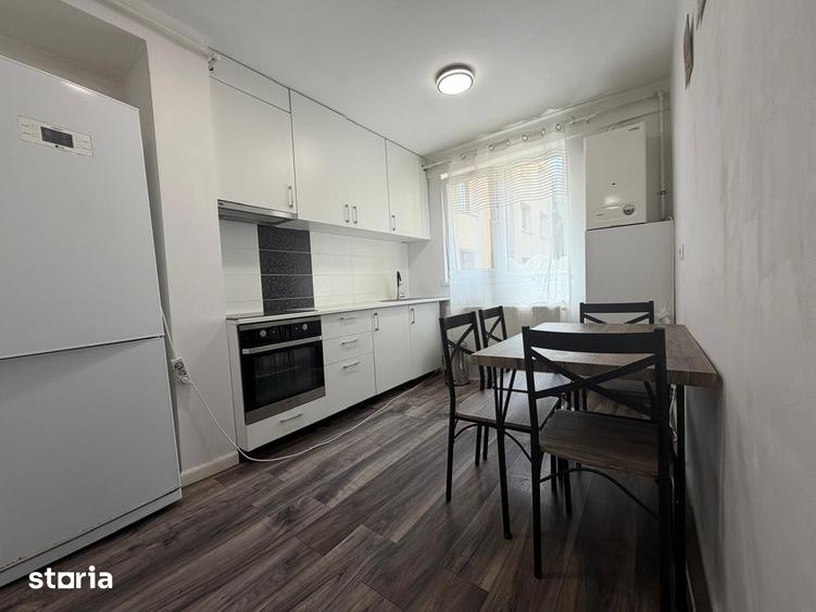 Apartament cu 3 camere semidecomandat în Griviței