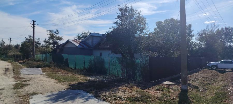 Casă cu 2 camere cu Teren 1400 Mp în Șerbănești