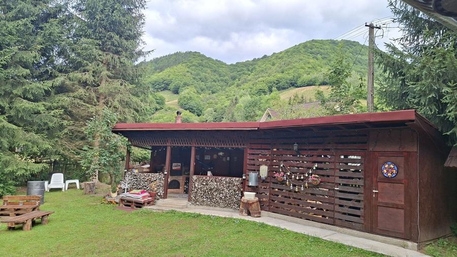 Casă cu 4 camere cu Teren 900 Mp în Florești