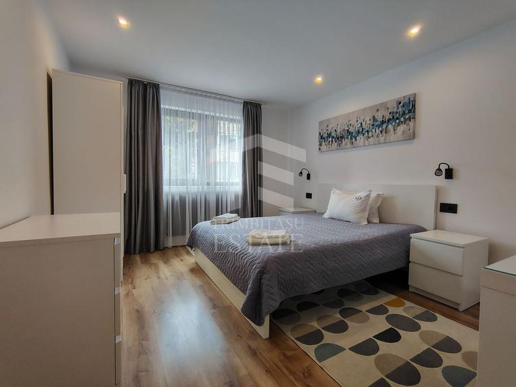 Apartament cu 3 camere decomandat, mobilat în Central