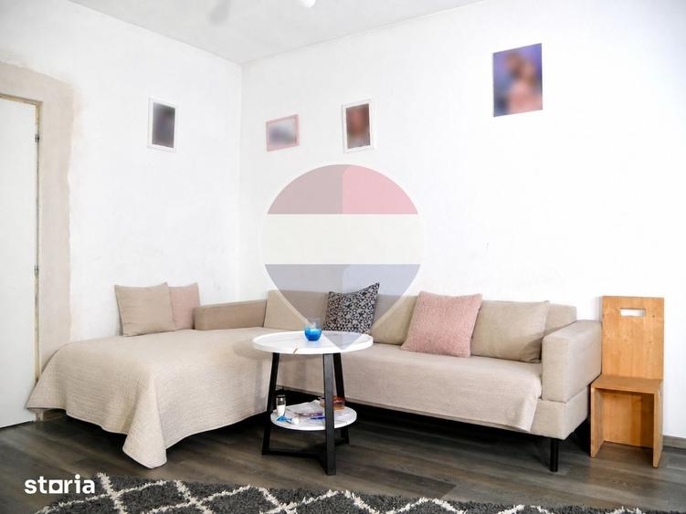 Casă cu 4 camere cu Teren 2481 Mp în Cricău