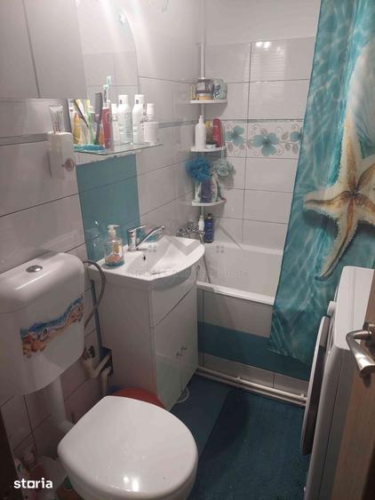 Apartament cu 3 camere decomandat în Canta