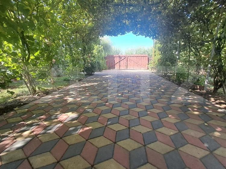 Casă cu 2 camere cu Teren 1050 Mp în Dumbrăvioara