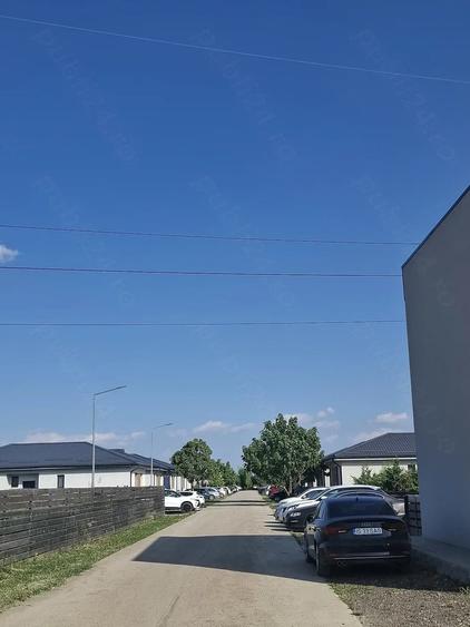 Teren de 550 mp, în 1 Decembrie