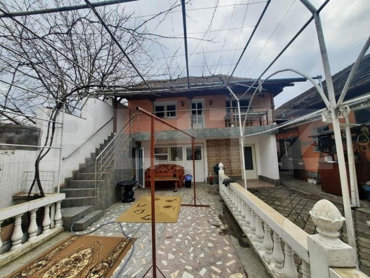 Casă individuală cu 12 camere cu Teren 1050 Mp în Steaua