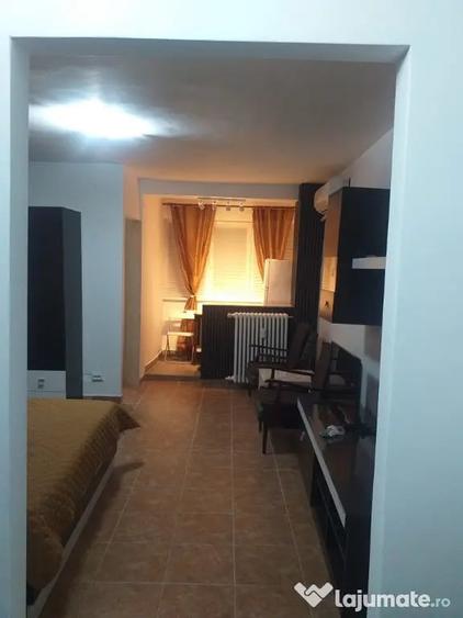 Garsonieră decomandată în Colentina
