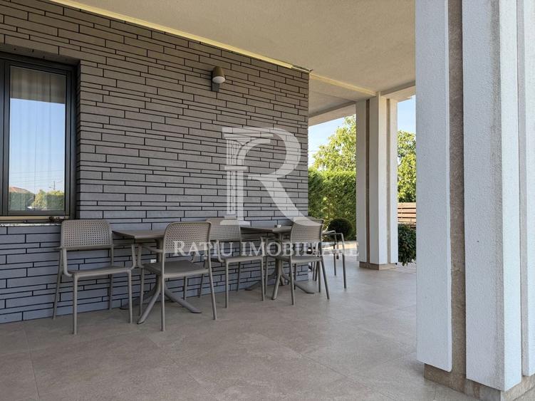 Casă individuală cu 9 camere cu Canalizare în Sânmartin