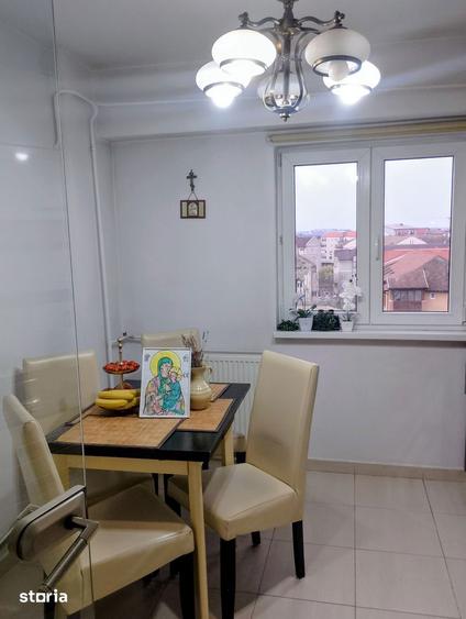 Apartament cu 3 camere decomandat în Dorobanților