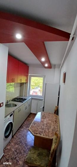 Garsonieră decomandată în Est