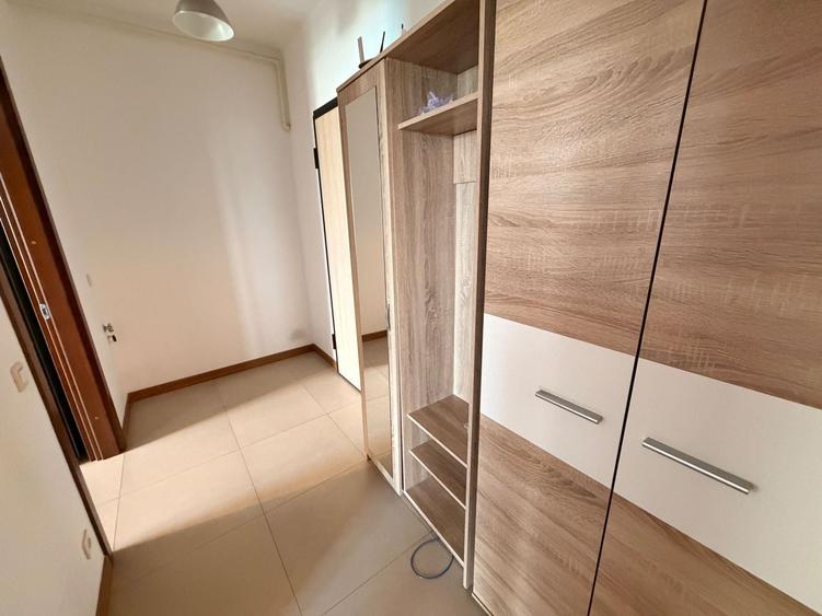 Garsonieră decomandată în Regie