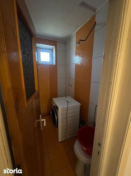 Apartament cu 3 camere în Craiovița Nouă