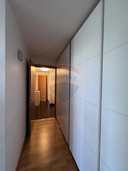 Apartament cu 2 camere decomandat în Splaiul Unirii
