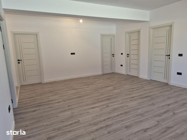Casă cu 4 camere cu Teren 505 Mp în Tomești