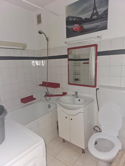 Garsonieră decomandată în Lunei