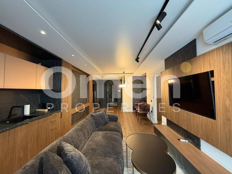 Apartament cu 3 camere semidecomandat, mobilat în Ultracentral