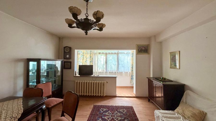 Apartament cu 2 camere decomandat în Decebal
