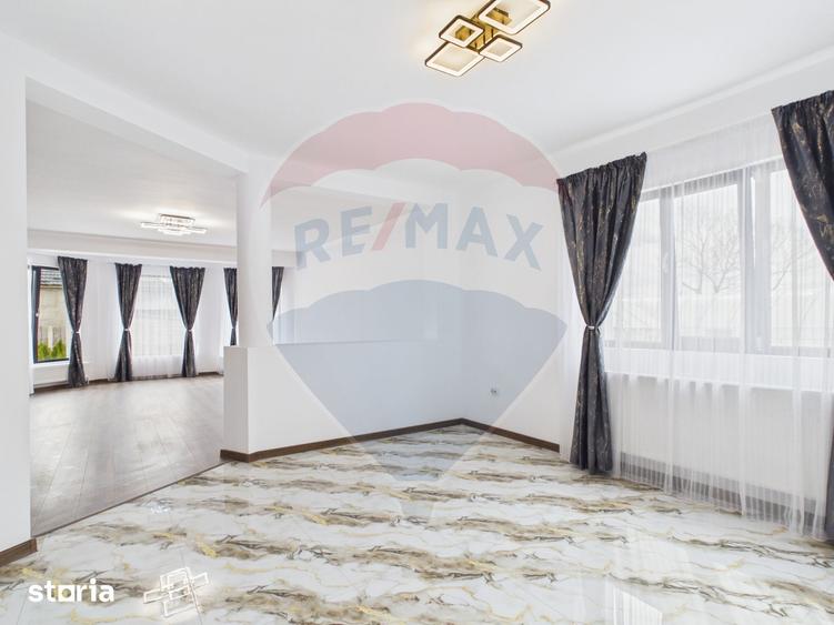 Casă cu 5 camere cu Teren 457 Mp în Vărăști