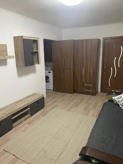 Apartament cu 2 camere decomandat în Socului