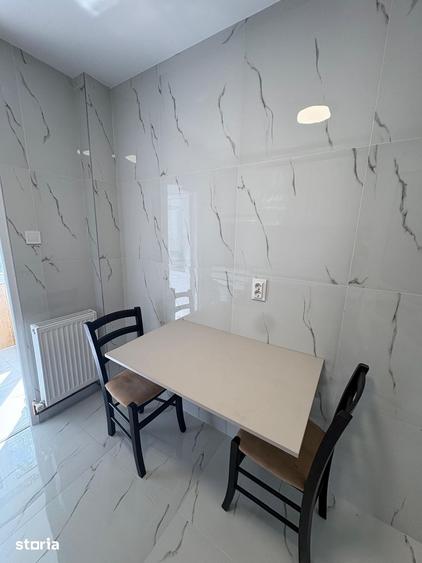 Apartament cu 2 camere decomandat în Podul de Fier