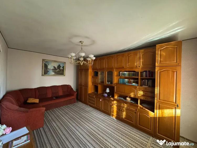 Apartament cu 2 camere decomandat în Obor