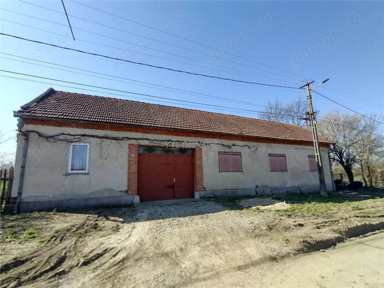 Casă cu Teren 3800 Mp în Răchitova