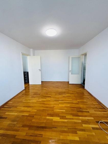 Apartament cu 2 camere semidecomandat, mobilat în P-ța Unirii